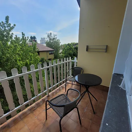 Гостевой дом Azta 3*