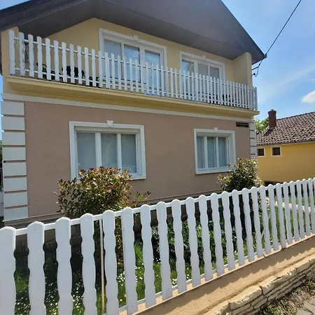 Гостевой дом Azta 3*