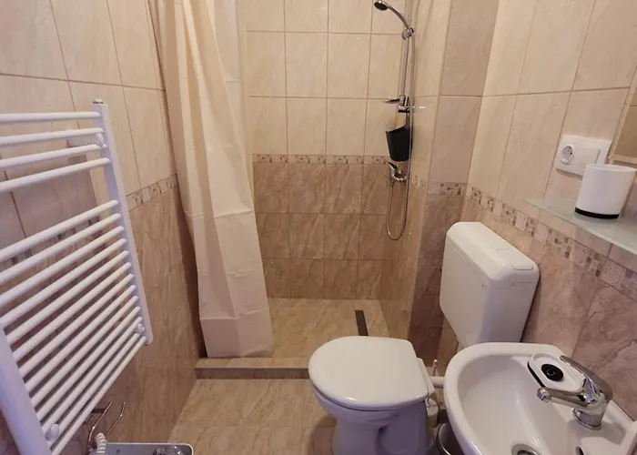 Azta 3* ヘーヴィーズ